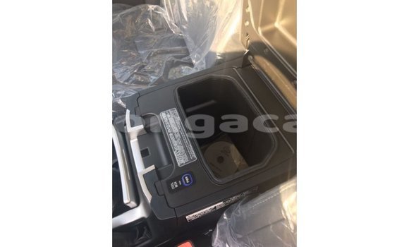 Acheter Import Voiture Toyota Land Cruiser Noir à Import - Dubai, Eua Acheter Import Voiture Toyota Land Cruiser Noir à Import - Dubai, Eua