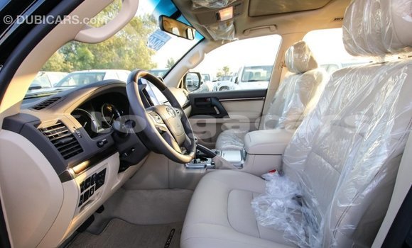 Acheter Import Voiture Toyota Land Cruiser Noir à Import - Dubai, Eua Acheter Import Voiture Toyota Land Cruiser Noir à Import - Dubai, Eua