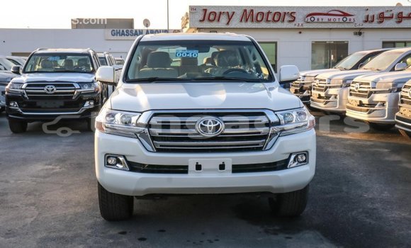 Acheter Import Voiture Toyota Land Cruiser Blanc à Import - Dubai, Eua Acheter Import Voiture Toyota Land Cruiser Blanc à Import - Dubai, Eua