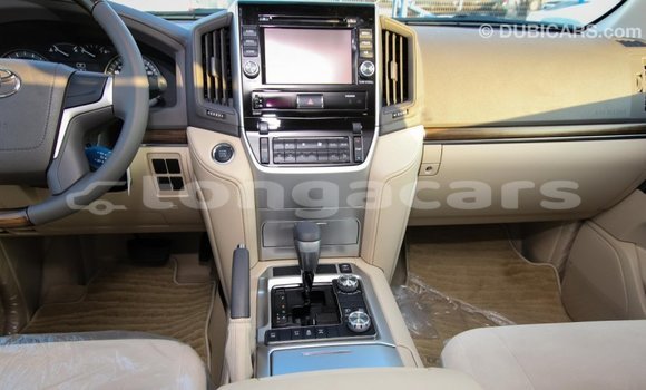 Acheter Import Voiture Toyota Land Cruiser Blanc à Import - Dubai, Eua Acheter Import Voiture Toyota Land Cruiser Blanc à Import - Dubai, Eua