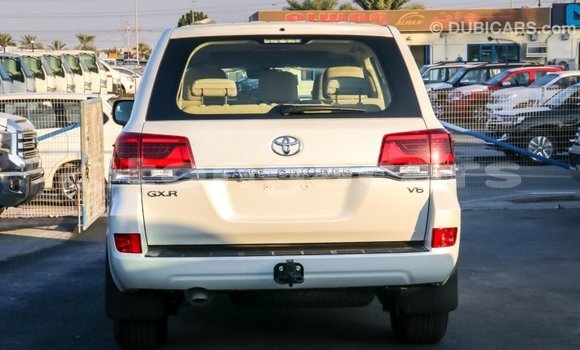 Acheter Import Voiture Toyota Land Cruiser Blanc à Import - Dubai, Eua Acheter Import Voiture Toyota Land Cruiser Blanc à Import - Dubai, Eua
