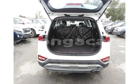 Acheter Import Voiture Hyundai Santa Fe Blanc à Import - Dubai, Eua Acheter Import Voiture Hyundai Santa Fe Blanc à Import - Dubai, Eua