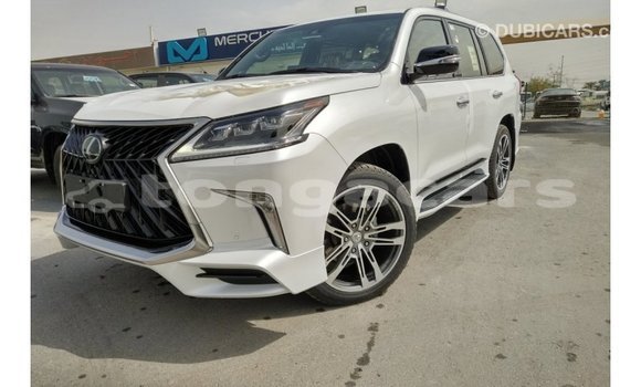 Acheter Import Voiture Lexus LX Blanc à Import - Dubai, Eua