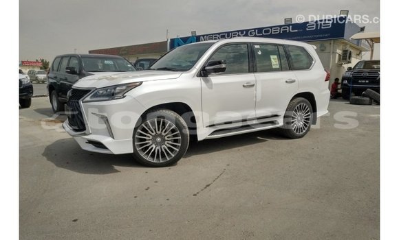 Acheter Import Voiture Lexus LX Blanc à Import - Dubai, Eua Acheter Import Voiture Lexus LX Blanc à Import - Dubai, Eua