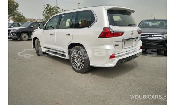 Acheter Import Voiture Lexus LX Blanc à Import - Dubai, Eua Acheter Import Voiture Lexus LX Blanc à Import - Dubai, Eua