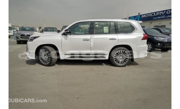 Acheter Import Voiture Lexus LX Blanc à Import - Dubai, Eua Acheter Import Voiture Lexus LX Blanc à Import - Dubai, Eua