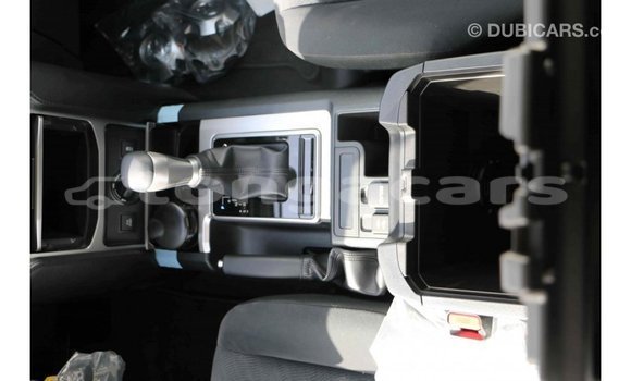 Acheter Import Voiture Toyota Prado Blanc à Import - Dubai, Eua Acheter Import Voiture Toyota Prado Blanc à Import - Dubai, Eua