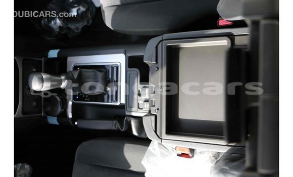 Acheter Import Voiture Toyota Prado Blanc à Import - Dubai, Eua Acheter Import Voiture Toyota Prado Blanc à Import - Dubai, Eua