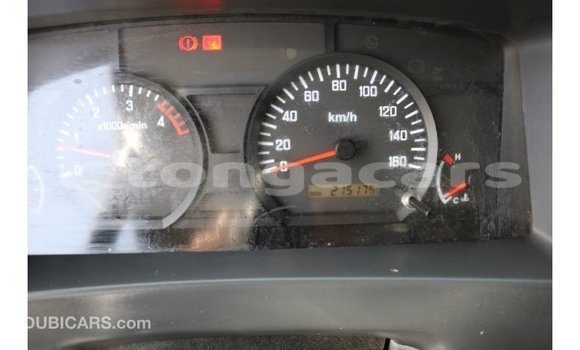 Acheter Import Voiture Isuzu Rodeo Blanc à Import - Dubai, Eua