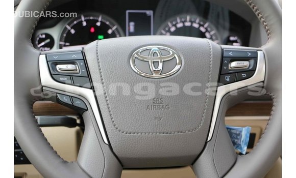 Acheter Import Voiture Toyota Land Cruiser Noir à Import - Dubai, Eua Acheter Import Voiture Toyota Land Cruiser Noir à Import - Dubai, Eua