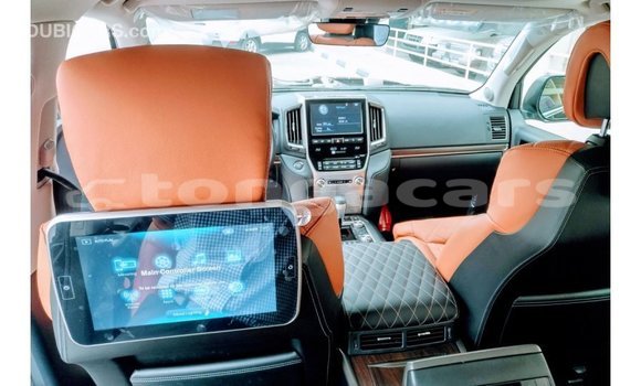 Acheter Import Voiture Toyota Land Cruiser Noir à Import - Dubai, Eua Acheter Import Voiture Toyota Land Cruiser Noir à Import - Dubai, Eua