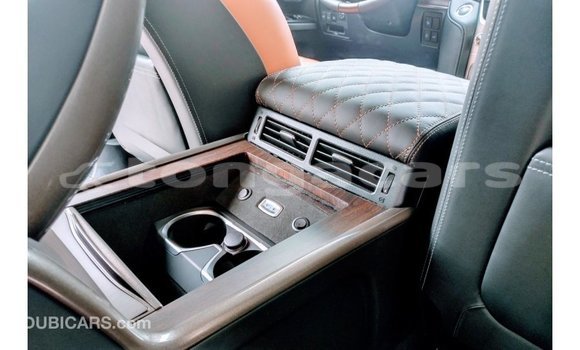 Acheter Import Voiture Toyota Land Cruiser Noir à Import - Dubai, Eua Acheter Import Voiture Toyota Land Cruiser Noir à Import - Dubai, Eua