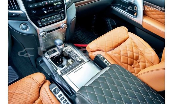 Acheter Import Voiture Toyota Land Cruiser Noir à Import - Dubai, Eua Acheter Import Voiture Toyota Land Cruiser Noir à Import - Dubai, Eua