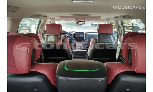 Acheter Import Voiture Toyota Land Cruiser Noir à Import - Dubai, Eua Acheter Import Voiture Toyota Land Cruiser Noir à Import - Dubai, Eua