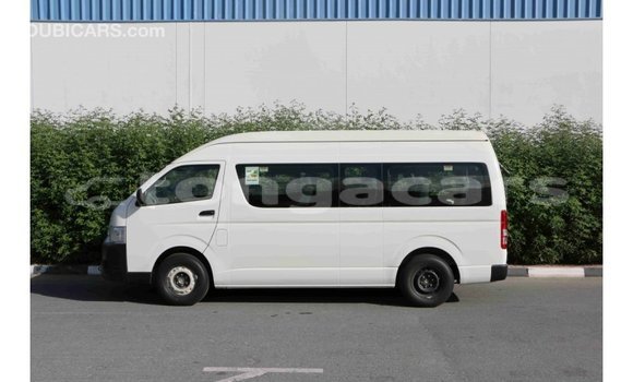 Acheter Import Voiture Toyota Hiace Blanc à Import - Dubai, Eua Acheter Import Voiture Toyota Hiace Blanc à Import - Dubai, Eua