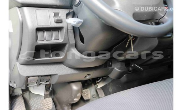 Acheter Import Voiture Toyota Hiace Blanc à Import - Dubai, Eua Acheter Import Voiture Toyota Hiace Blanc à Import - Dubai, Eua