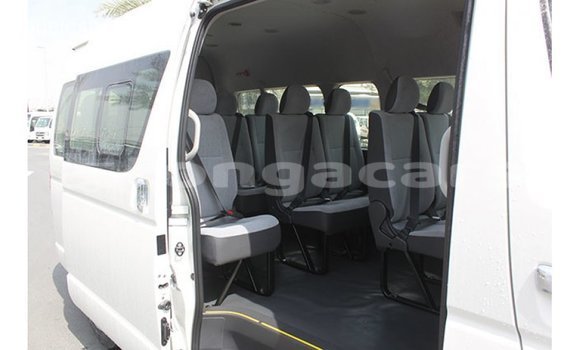 Acheter Import Voiture Toyota Hiace Blanc à Import - Dubai, Eua Acheter Import Voiture Toyota Hiace Blanc à Import - Dubai, Eua