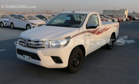 Acheter Import Voiture Toyota Hilux Blanc à Import - Dubai, Eua Acheter Import Voiture Toyota Hilux Blanc à Import - Dubai, Eua