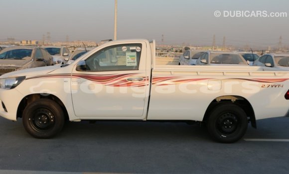 Acheter Import Voiture Toyota Hilux Blanc à Import - Dubai, Eua Acheter Import Voiture Toyota Hilux Blanc à Import - Dubai, Eua