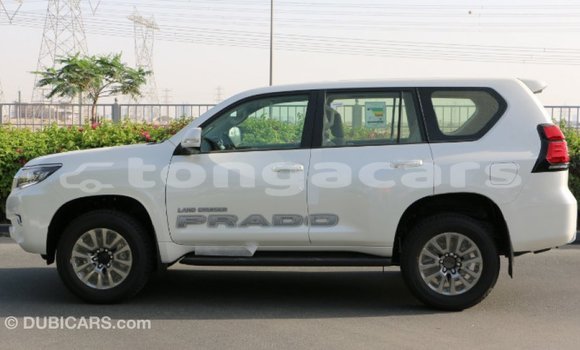 Acheter Import Voiture Toyota Prado Blanc à Import - Dubai, Eua Acheter Import Voiture Toyota Prado Blanc à Import - Dubai, Eua