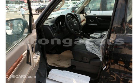 Acheter Import Voiture Mitsubishi Pajero Noir à Import - Dubai, Eua Acheter Import Voiture Mitsubishi Pajero Noir à Import - Dubai, Eua