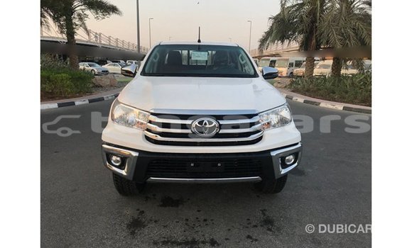 Acheter Import Voiture Toyota Hilux Blanc à Import - Dubai, Eua Acheter Import Voiture Toyota Hilux Blanc à Import - Dubai, Eua