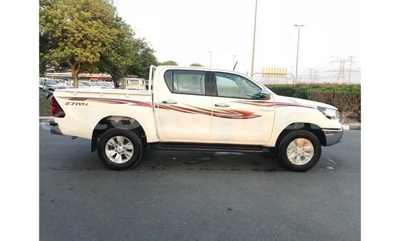 Acheter Import Voiture Toyota Hilux Blanc à Import - Dubai, Eua Acheter Import Voiture Toyota Hilux Blanc à Import - Dubai, Eua