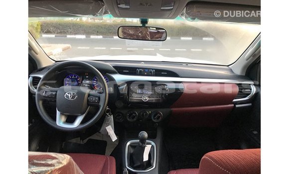 Acheter Import Voiture Toyota Hilux Blanc à Import - Dubai, Eua Acheter Import Voiture Toyota Hilux Blanc à Import - Dubai, Eua