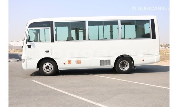 Acheter Import Voiture Nissan 350Z Blanc à Import - Dubai, Eua Acheter Import Voiture Nissan 350Z Blanc à Import - Dubai, Eua