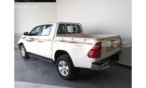Acheter Import Voiture Toyota Hilux Blanc à Import - Dubai, Eua Acheter Import Voiture Toyota Hilux Blanc à Import - Dubai, Eua