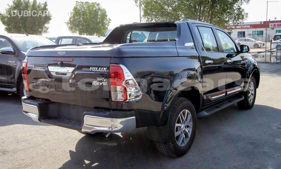 Acheter Import Voiture Toyota Hilux Noir à Import - Dubai, Eua Acheter Import Voiture Toyota Hilux Noir à Import - Dubai, Eua