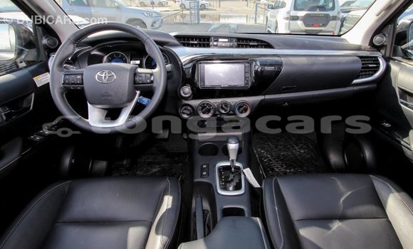 Acheter Import Voiture Toyota Hilux Noir à Import - Dubai, Eua Acheter Import Voiture Toyota Hilux Noir à Import - Dubai, Eua