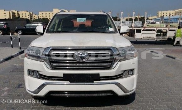 Buy Import Toyota Land Cruiser White Car in Import - Dubai in Eua Buy Import Toyota Land Cruiser White Car in Import - Dubai in Eua
