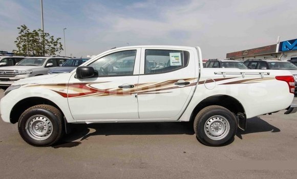 Acheter Import Voiture Mitsubishi L200 Blanc à Import - Dubai, Eua Acheter Import Voiture Mitsubishi L200 Blanc à Import - Dubai, Eua