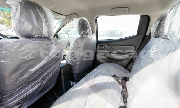 Acheter Import Voiture Mitsubishi L200 Blanc à Import - Dubai, Eua Acheter Import Voiture Mitsubishi L200 Blanc à Import - Dubai, Eua