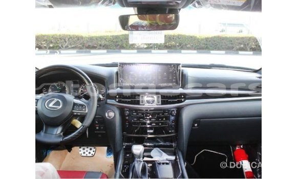 Acheter Import Voiture Lexus LX Blanc à Import - Dubai, Eua