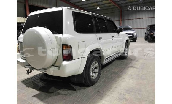 Acheter Import Voiture Nissan Patrol Blanc à Import - Dubai, Eua Acheter Import Voiture Nissan Patrol Blanc à Import - Dubai, Eua