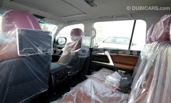 Acheter Import Voiture Toyota Land Cruiser Noir à Import - Dubai, Eua Acheter Import Voiture Toyota Land Cruiser Noir à Import - Dubai, Eua