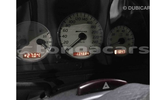 Acheter Import Voiture Mercedes-Benz 190 (W201) Bleu à Import - Dubai, Eua Acheter Import Voiture Mercedes-Benz 190 (W201) Bleu à Import - Dubai, Eua