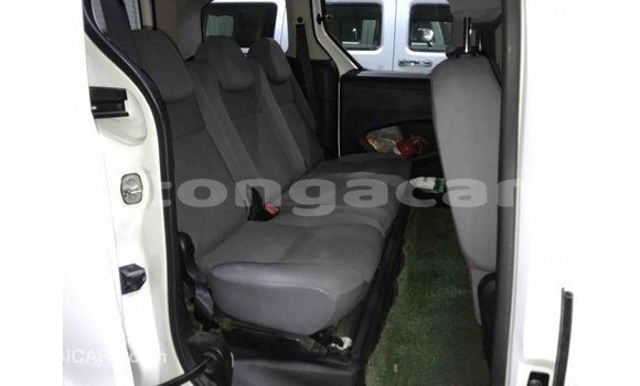 Acheter Import Voiture Peugeot Partner Blanc à Import - Dubai, Eua