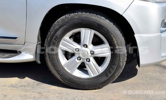 Acheter Import Voiture Toyota Land Cruiser Autre à Import - Dubai, Eua Acheter Import Voiture Toyota Land Cruiser Autre à Import - Dubai, Eua