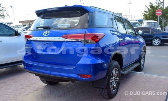 Acheter Import Voiture Toyota Fortuner Bleu à Import - Dubai, Eua Acheter Import Voiture Toyota Fortuner Bleu à Import - Dubai, Eua