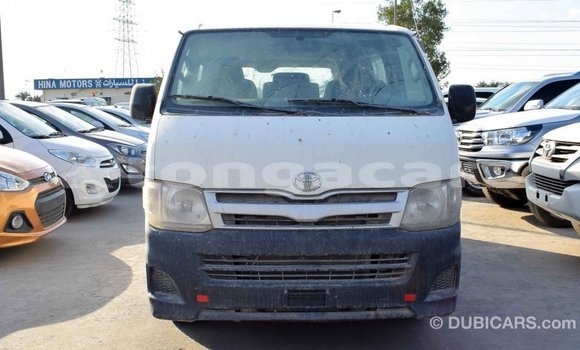 Acheter Import Voiture Toyota Hiace Blanc à Import - Dubai, Eua Acheter Import Voiture Toyota Hiace Blanc à Import - Dubai, Eua