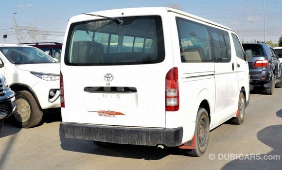 Acheter Import Voiture Toyota Hiace Blanc à Import - Dubai, Eua Acheter Import Voiture Toyota Hiace Blanc à Import - Dubai, Eua