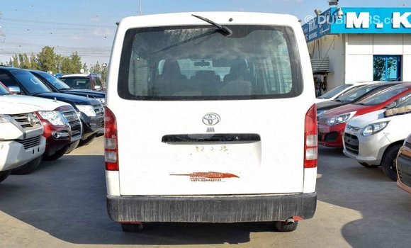 Acheter Import Voiture Toyota Hiace Blanc à Import - Dubai, Eua Acheter Import Voiture Toyota Hiace Blanc à Import - Dubai, Eua