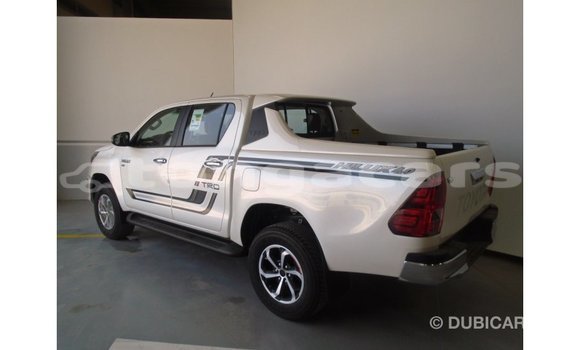 Acheter Import Voiture Toyota Hilux Blanc à Import - Dubai, Eua Acheter Import Voiture Toyota Hilux Blanc à Import - Dubai, Eua