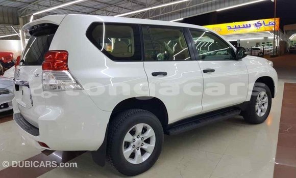 Acheter Import Voiture Toyota Prado Blanc à Import - Dubai, Eua Acheter Import Voiture Toyota Prado Blanc à Import - Dubai, Eua