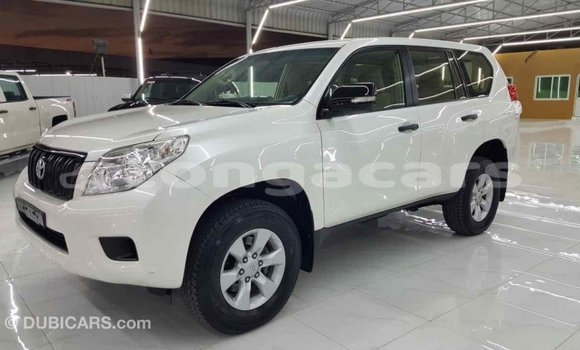 Acheter Import Voiture Toyota Prado Blanc à Import - Dubai, Eua Acheter Import Voiture Toyota Prado Blanc à Import - Dubai, Eua