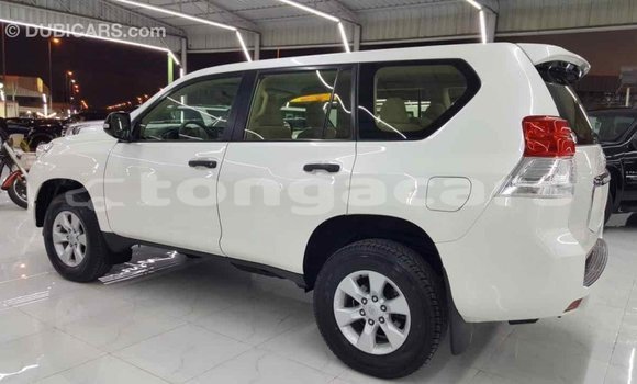 Acheter Import Voiture Toyota Prado Blanc à Import - Dubai, Eua Acheter Import Voiture Toyota Prado Blanc à Import - Dubai, Eua