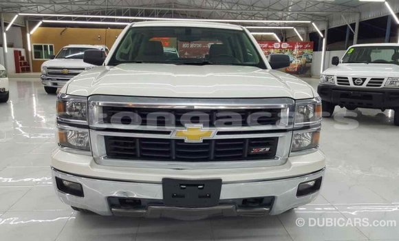 Acheter Import Voiture Chevrolet Silverado Blanc à Import - Dubai, Eua Acheter Import Voiture Chevrolet Silverado Blanc à Import - Dubai, Eua